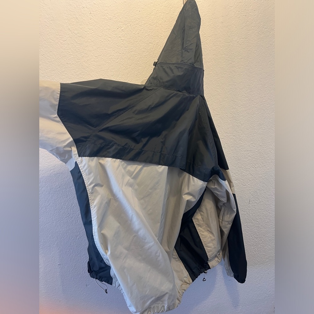 Columbia Windbreaker Flawless Condition Vintage Hood Pocket